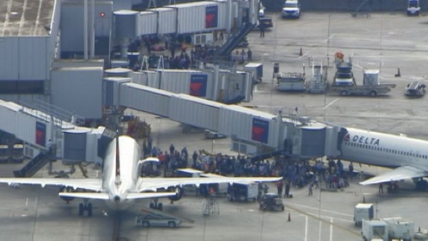 4 Dead, 9 Wounded in Gunfire at Fort Lauderdale Airport