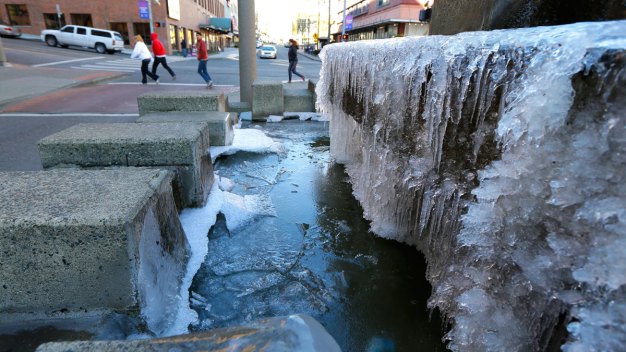 Wet, Winter Storms Pummel West; Headed for Rockies