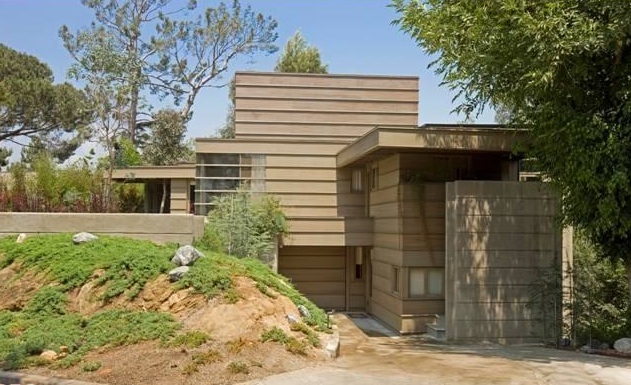 Schindler-Designed Historic How House for $1.695M