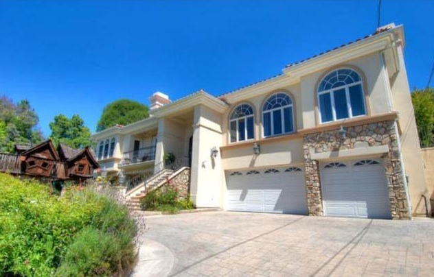 Wayne Brady Lists in Sherman Oaks at a Loss