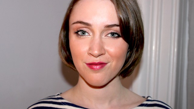 Beauty How-To: A Hot Holiday Look by Jessa Blades