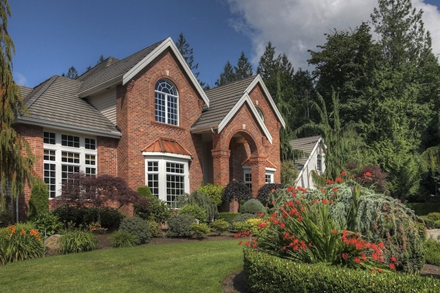 Retired MLB Pitcher Lists Custom Home