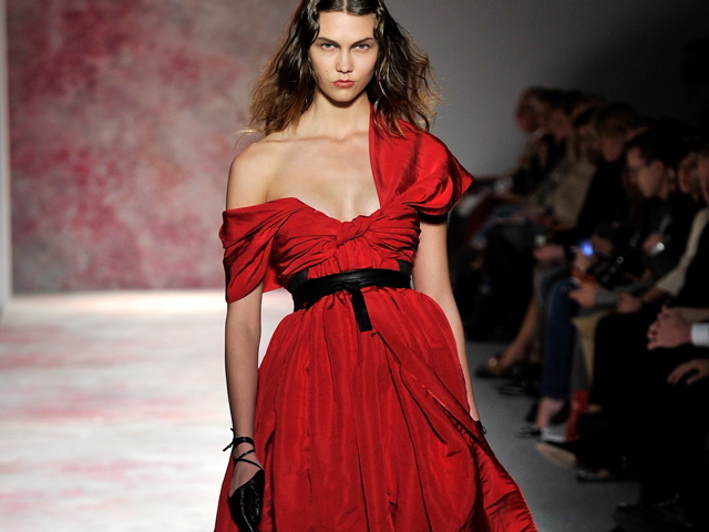 Trend Watch: Red-Hot Runway Looks