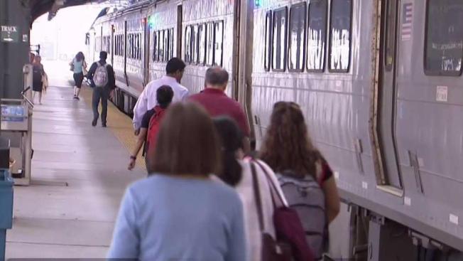 Disabled Amtrak train causing headaches at Penn Station