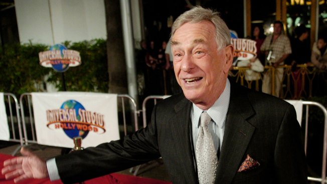Shelley Berman, Stand-Up Comic and 'Curb Your Enthusiasm' Actor, Dies at 92 Shelley Berman, Stand-Up Comic and 'Curb Your Enthusiasm' Actor, Dies at 92