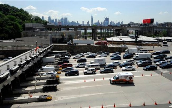 Cops: Man high on PCP stops van in Lincoln Tunnel to masturbate