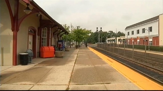 A mother and grandmother tackled an apparent stranger who tried to throw their two children in front of a moving train as they waited at an NJ Transit station in New Jersey Monday afternoon, police said. Lori Bordonaro reports.
