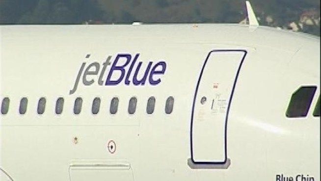 Local lawmakers are hoping to land a new carrier at Long Island's MacArthur Airport: JetBlue.