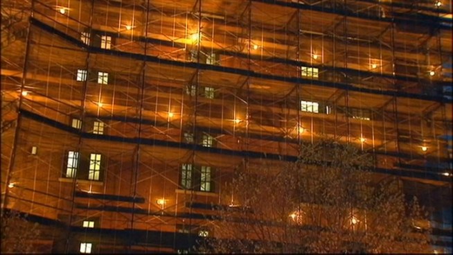 Parents at a Brooklyn school building demanded answers from education officials at an informational meeting Monday evening about construction conditions they say are creating health hazards for their children. Pei-Sze Cheng reports. 