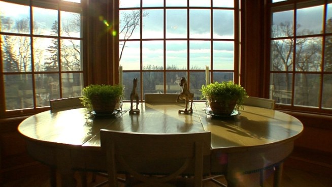 http://media.nbcbayarea.com/images/OHNY1162D91KatonahWoodsRdwMuffinweb_722x406_2190758922.jpg