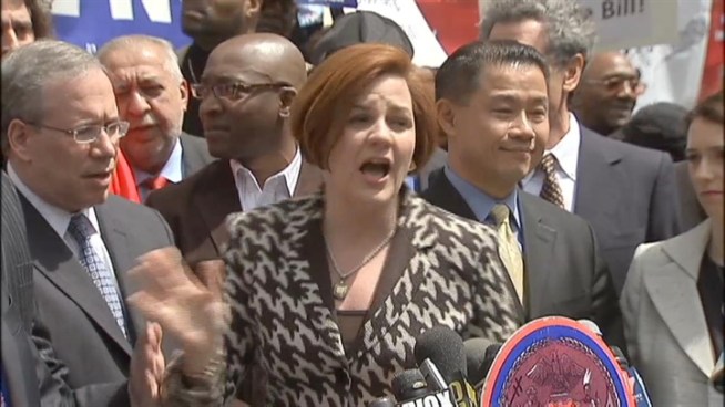 Before the vote, Council Speaker Christine Quinn stormed out of a news conference when a heckler called Mayor Bloomberg a name. Melissa Russo reports.