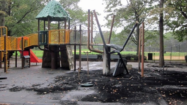 A community in Queens wants to find the person who set fire to a playground at Alley Pond Park overnight.