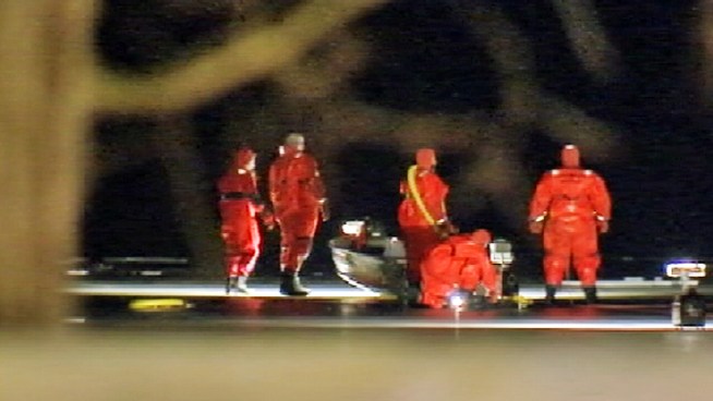 Search crews spent hours scouring a frozen lake in New Jersey for any sign of two teenagers last seen near the frigid waters. Pei-Sze Cheng reports.