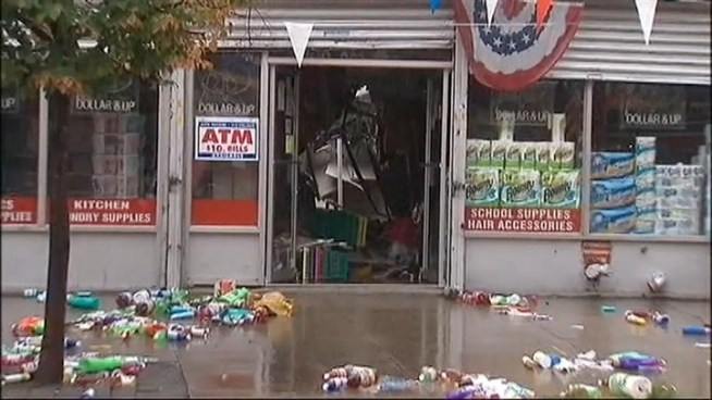 Raw video of a roof collapse at a dollar store in Williamsburg, Brooklyn, Sunday morning.