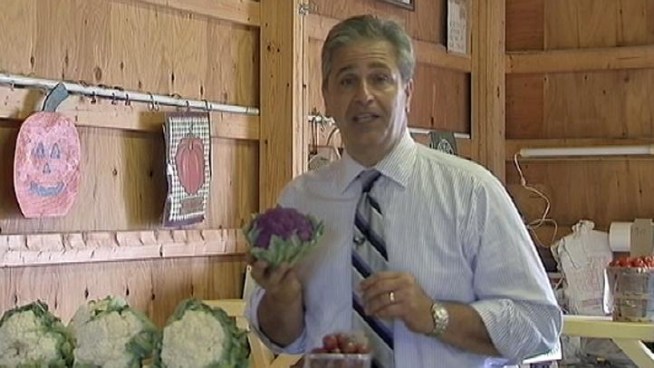 Sotheby's is foraying into treasures of the edible kind: the famed auction house will be selling $1,000 crates of purple cauliflowers, black cherry tomatoes and other produce gems Tuesday night.Greg Cergol reports.