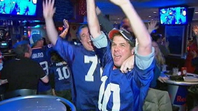 Giants fans at a bar in Carlstadt, N.J. were ecstatic after the G-Men clinched the NFC title Sunday. Ida Siegal reports live.