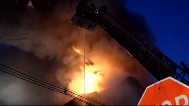Investigators are trying to figure what sparked a massive fire in Union City, N.J. Brynn Gingras reports.