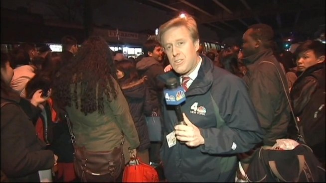 Subway service on the 7 resumed with some delays Tuesday evening after earlier signal problems halted service on a portion of the line in Queens.  News 4's Gus Rosendale talked to frustrated travelers.