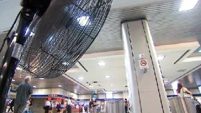 There was no air conditioning inside Penn Station again Wednesday, making passengers hot under the collar and everywhere else. Andrew Siff takes a step inside to find out when there will be some relief.