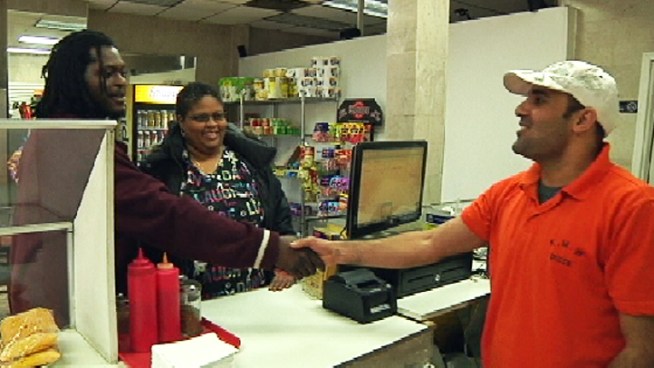 A brother-and-sister team of Good Samaritans risked their lives to stop a wrench-wielding robber at a local pizza shop in Jersey City. Tracie Strahan reports.