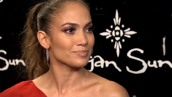 Jennifer Lopez broke down in tears while performing at the Mohegan Sun's 15th anniversary celebration on Saturday in Connecticut. Lopez talks about her  weepy moment. 