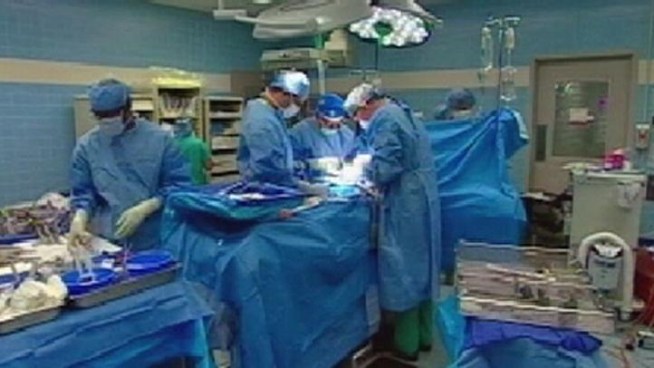An analysis of federal health data by NBC 4 New York's I-Team and ProPublica found patients at some dialysis centers are less likely to get organ donations than those at others. Chris Glorioso reports.