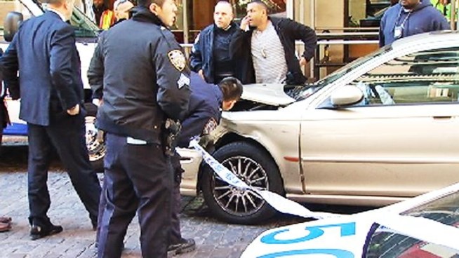 It was a wild chase in downtown Manhattan Thursday afternoon, when police pursued three armed robbers after they took off with diamond bracelets from a jewelry store. Gus Rosendale reports.