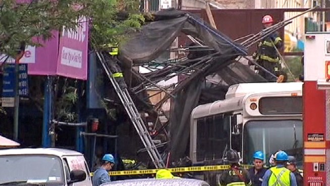 People who live in the area say they saw problems with the metal structure days before the accident.
