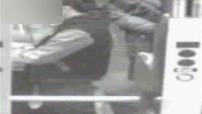 Police have released this video of a suspect in the stabbings of three teens on a subway platform in Jamaica, Queens Monday. Anyone with information is asked to contact police.