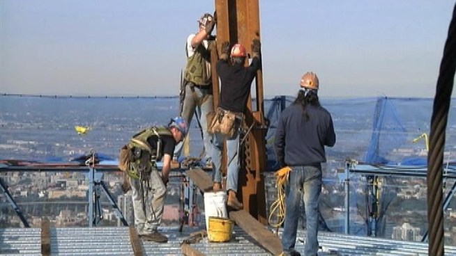 What's it like constructing One World Trade Center from the ground up? Tom Llamas and producer Keith Feldman take a ride to the 84th floor to show us what its like for these iron workers 1,000 feet up.