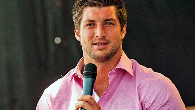 Tim Tebow drew a crowd of about 15,000 to an outdoor Easter church service in Texas on Sunday.  The Jets backup quarterback told the gathering that God has a plan for them whether they find themselves the hero or the goat.