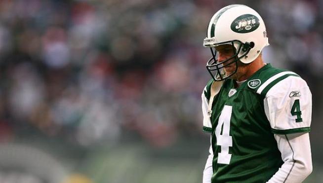 Favre Mulls Retirement, Again 