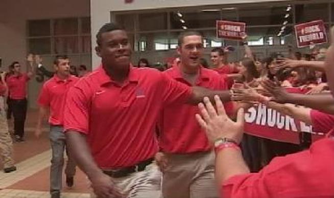 An amazing run has Stony Brook's baseball team knocking on the door of an NCAA championship.  Today, staff and students sent the team off to Omaha with an old fashioned pep rally.