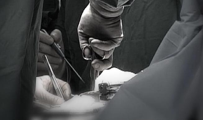 New York hospitals are burying thousands of medical mistakes and other problems in a database that remains hidden from the public, the I-Team has learned. Chris Glorioso has more.