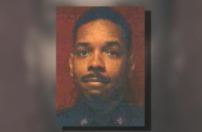 An MTA officer shot and killed a suspect who stabbed him in the eye at a Queens Long Island Rail Road station Wednesday morning, police said.Officer John Barnett, 45, was stabbed on the sidewalk under the tracks at the Sutphin Boulevard and Archer Avenue station in Jamaica while he was on patrol at about 9:30 a.m. The officer then shot the suspect, police said. Tracie Strahan reports.