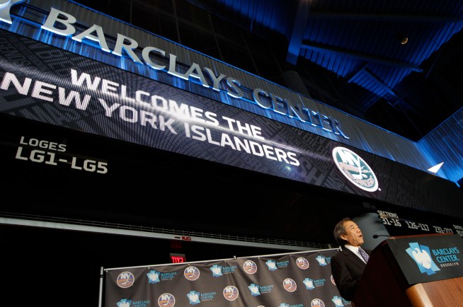 The New York Islanders are planning to move from Nassau Coliseum to Brooklyn and will become the second major sports team to call the new Barclays Center home, officials announced Wednesday. Marc Santia reports.