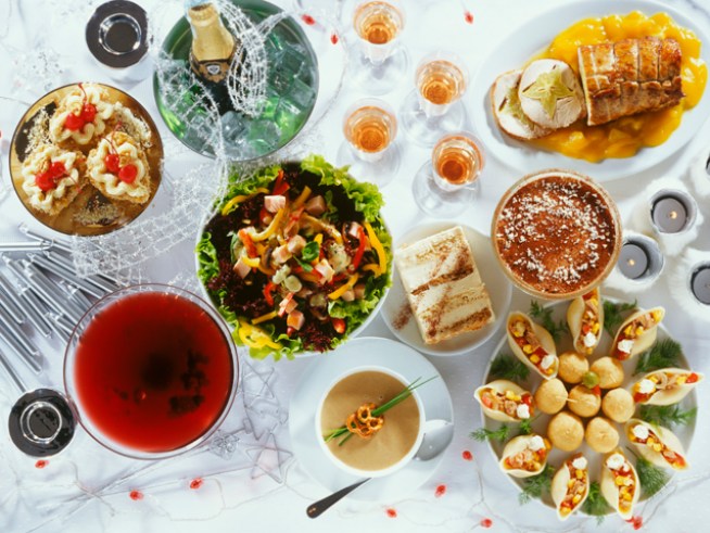 How to Healthfully Navigate a Party