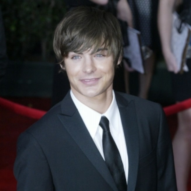 Fans Get The Chance To Attend SAG Red Carpet