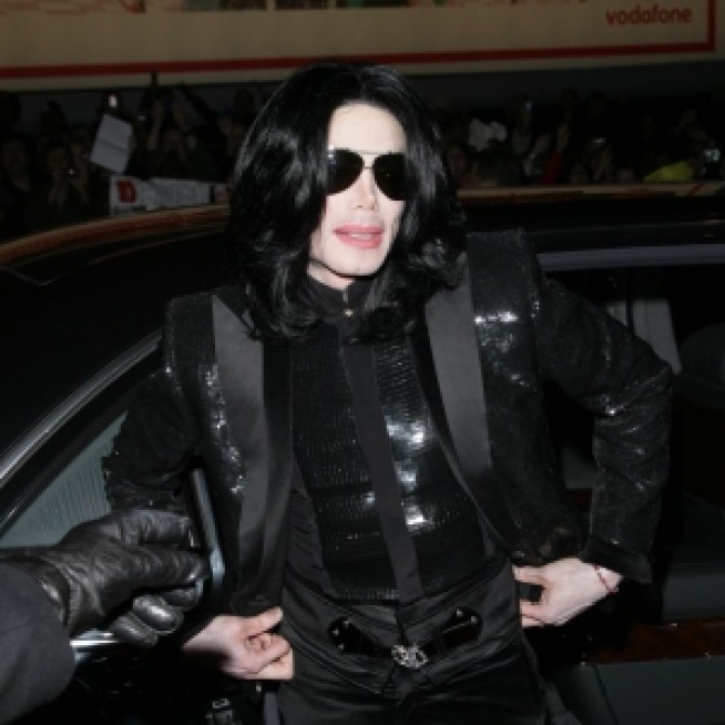 Jackson Family Issues Statement: No Viewing At Neverland, Public Memorial Details Coming