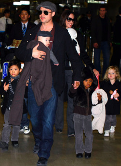 Brangelina Hits up Street Cart in NYC