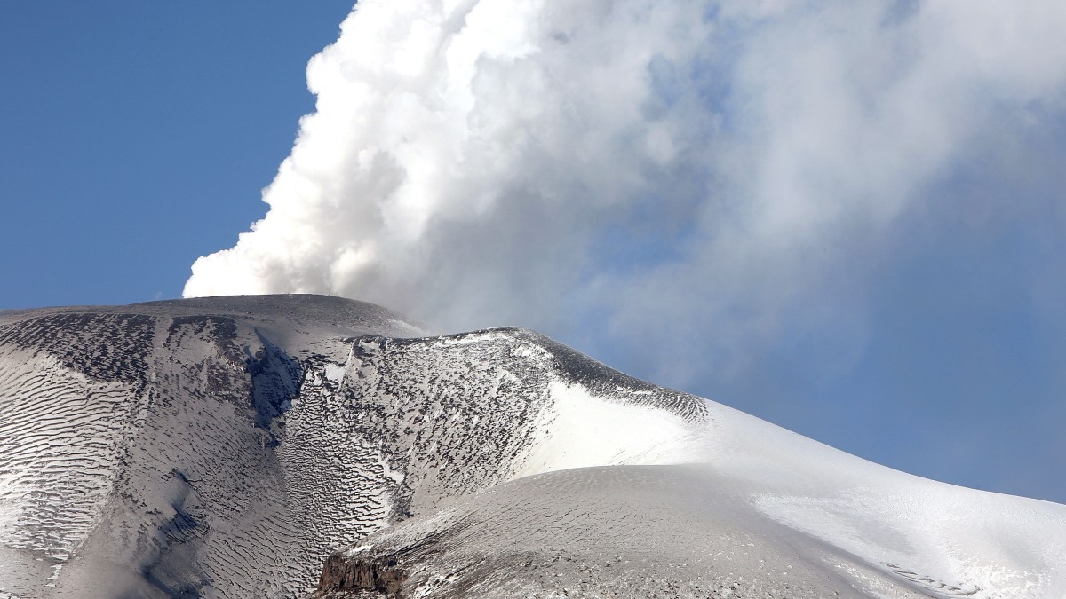 Tokyo Volcano Blows – NBC New York