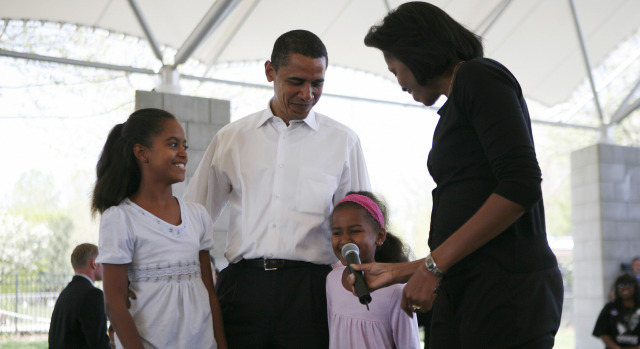 031309 Obama and family P1
