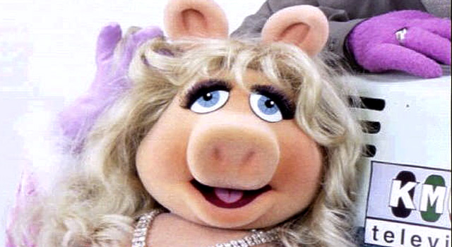 062909misspiggy001