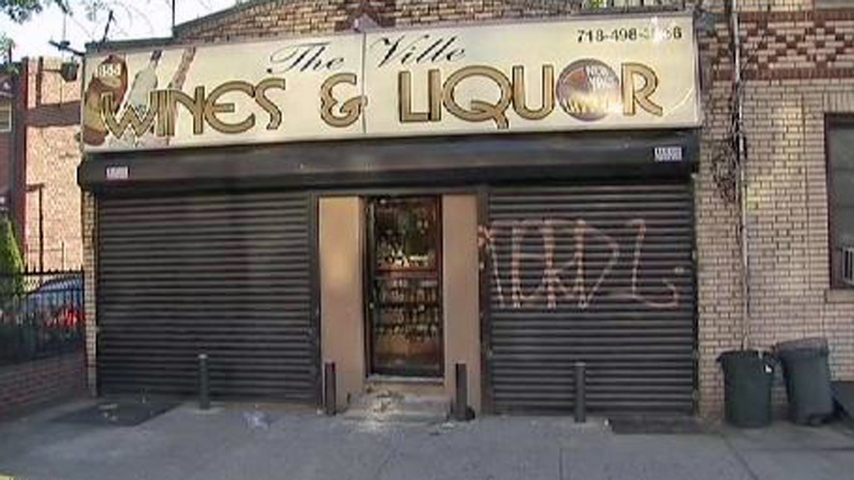 Teen in Critical Condition After Brooklyn Liquor Store Shooting – NBC