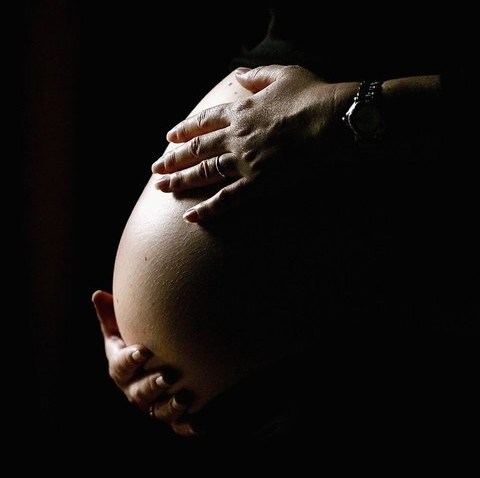 101308 Pregnant Belly