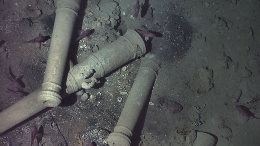 1280CannonPile_491315