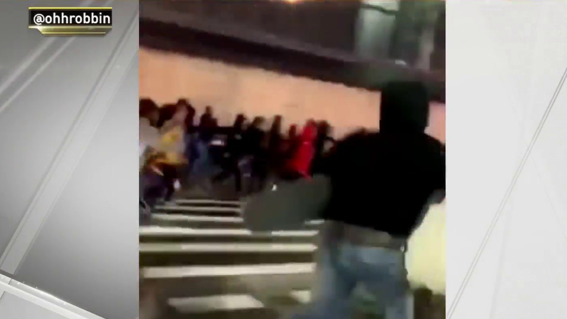 Groups Seen Running Away From Macy S Hq After Cops Respond To