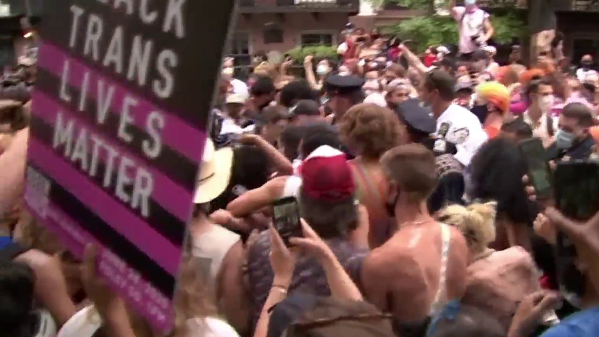 Gay Police Group Blasts NYC Pride Parade Organizers Banning Them: 'Shameful