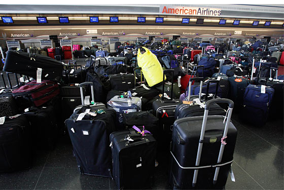 store luggage at jfk