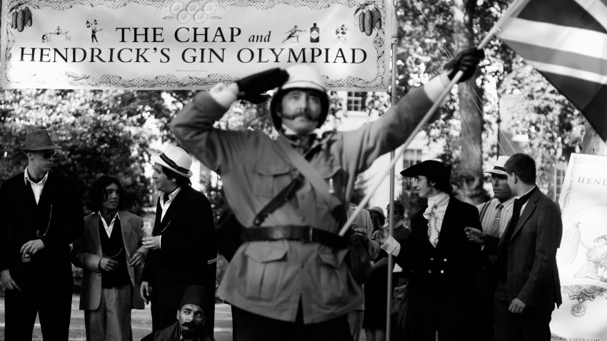 71431076BV100_The_Chap_Olym